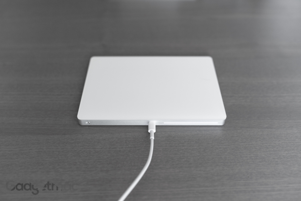 apple-magic-trackpad-2-lightning-cable-charging-and-pairing